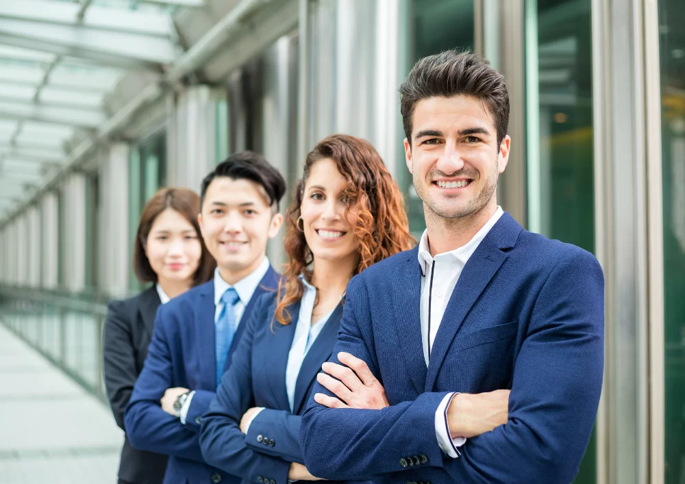 Homens e mulheres corporativo